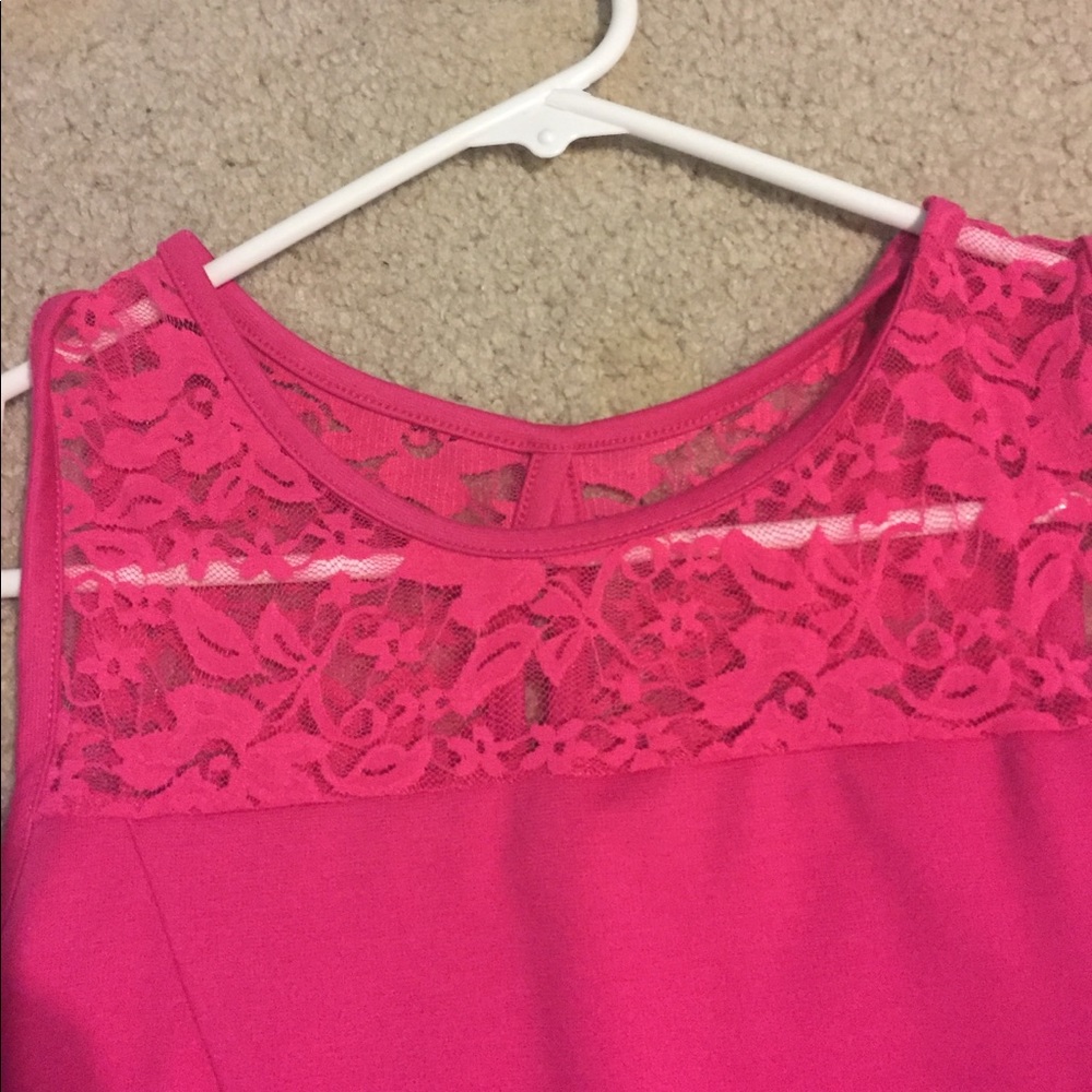 Hot pink lace peplum - Picture 4 of 5